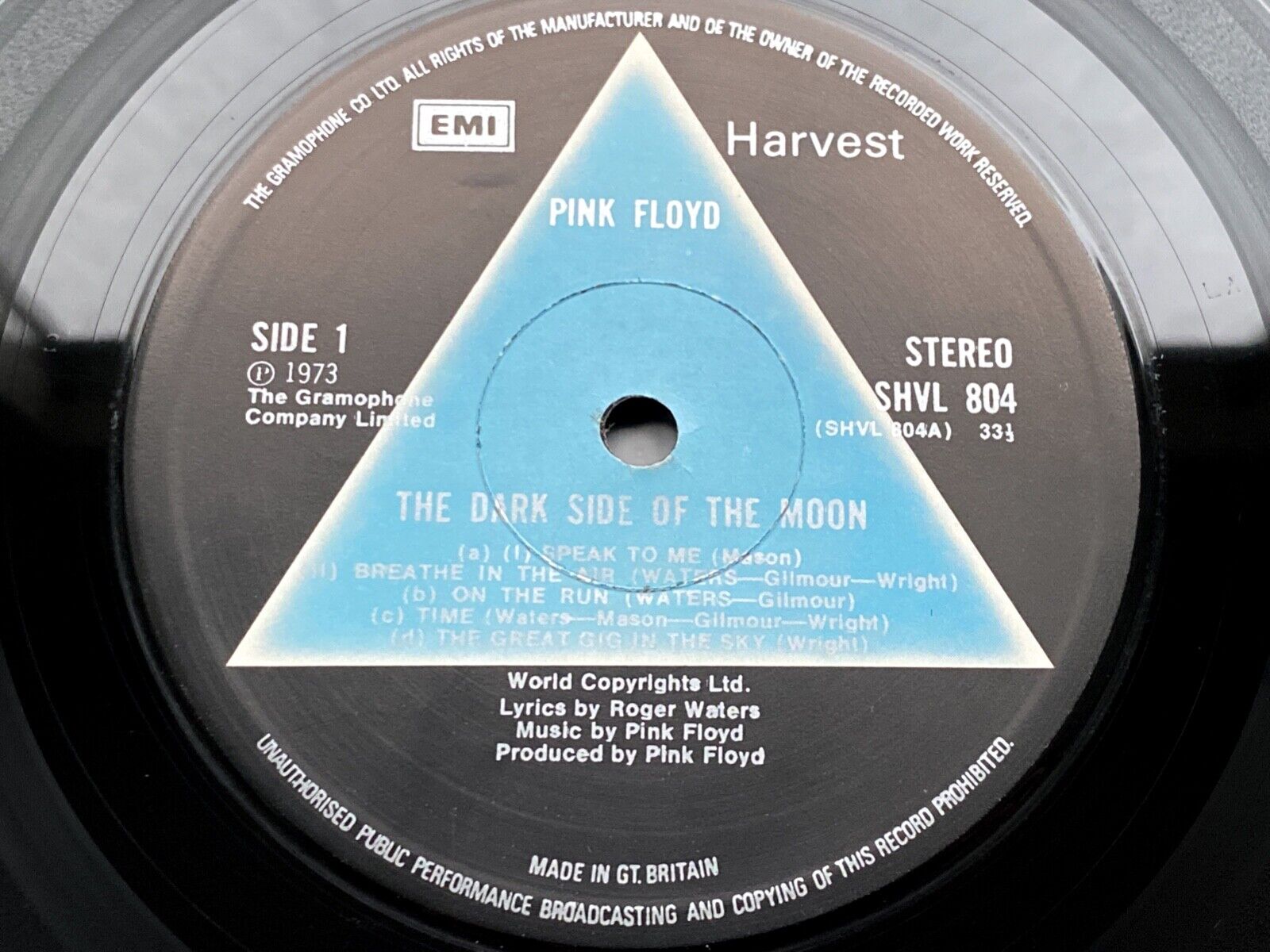 popsike.com - Pink Floyd SOLID BLUE TRIANGLE 1st UK press A2 B2 Dark Side  Of The Moon NR MINT - auction details