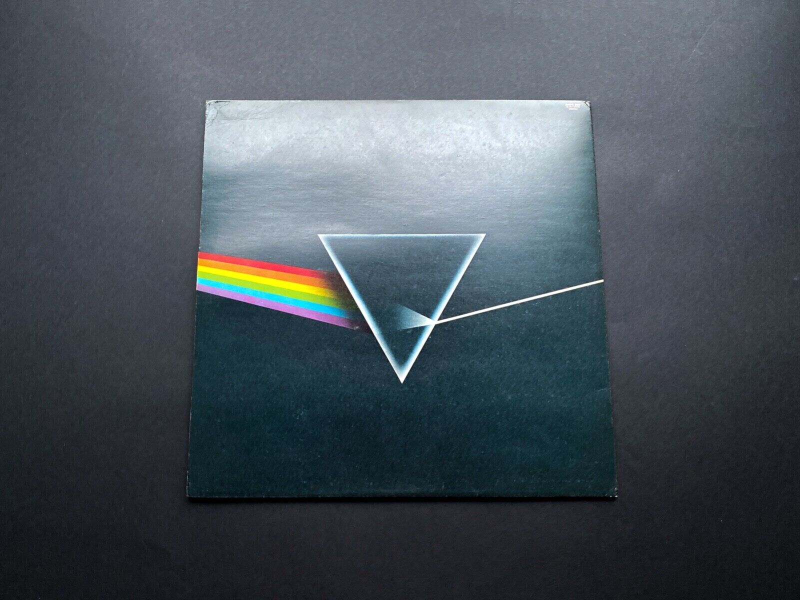 popsike.com - Pink Floyd SOLID BLUE TRIANGLE 1st UK press A2 B2 Dark Side  Of The Moon NR MINT - auction details